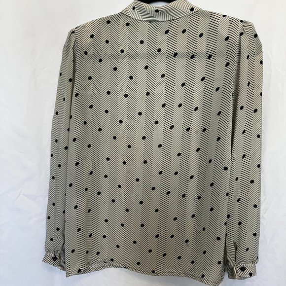 classic style - Picture 2 of 4